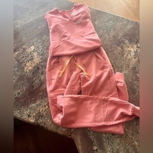 Coral Figs Scrub Set-Barely Worn